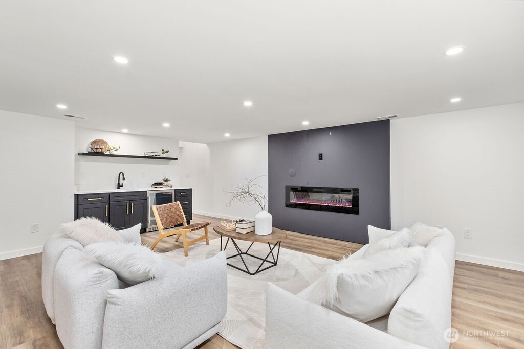 10502 166th Street