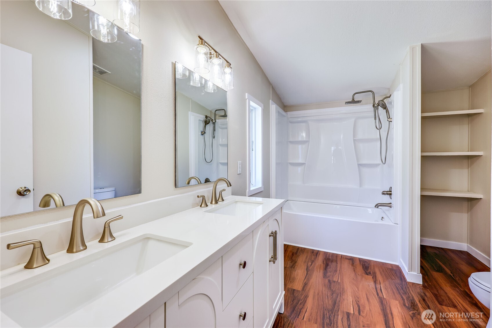 30 NW Treewater Place