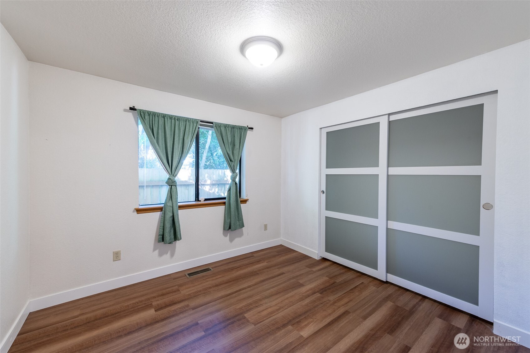 1815 Diamond Loop SE
