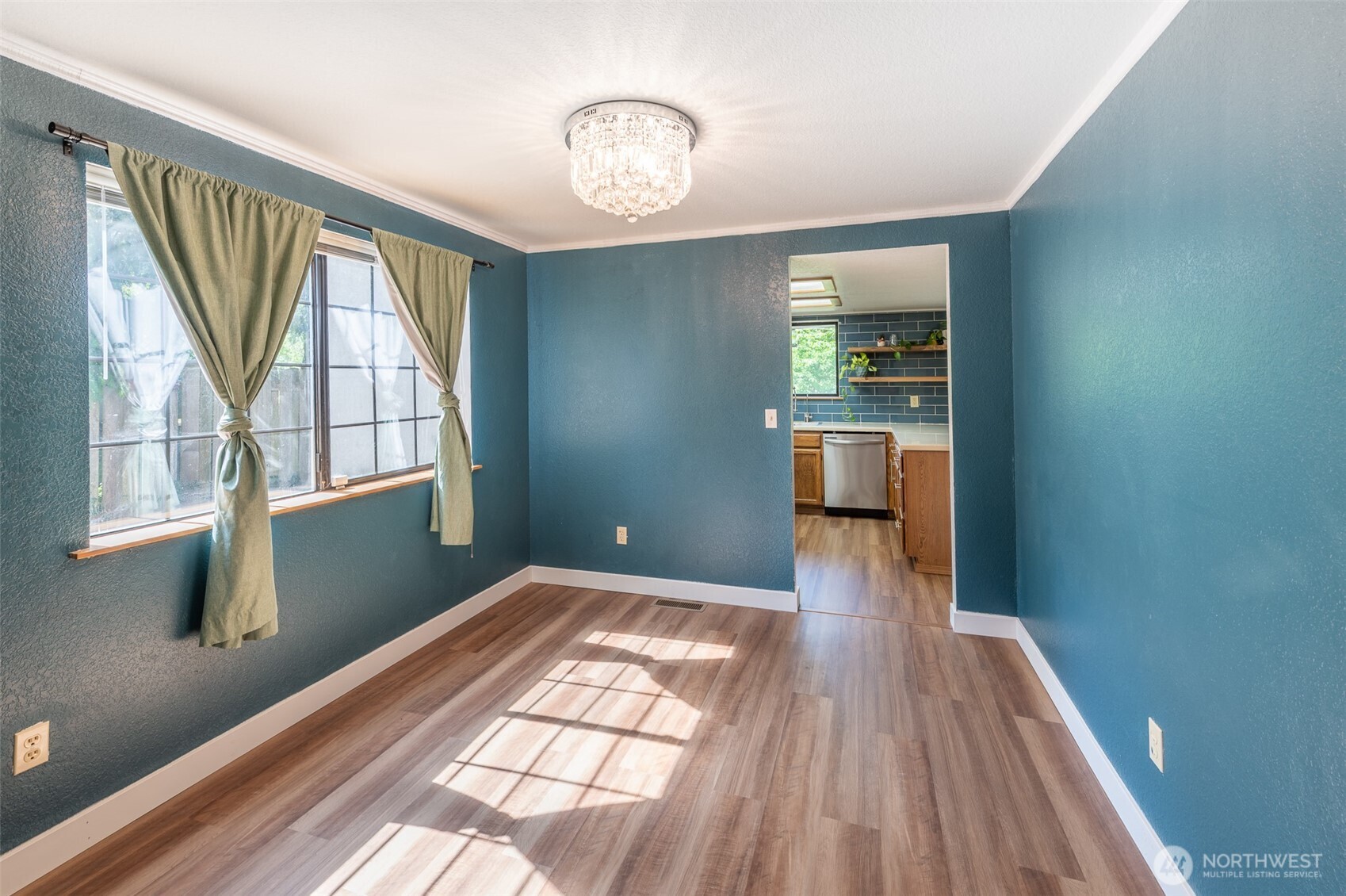 1815 Diamond Loop SE