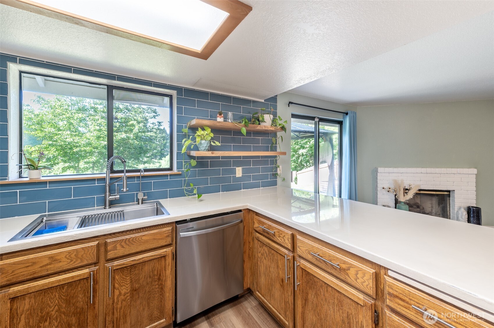1815 Diamond Loop SE