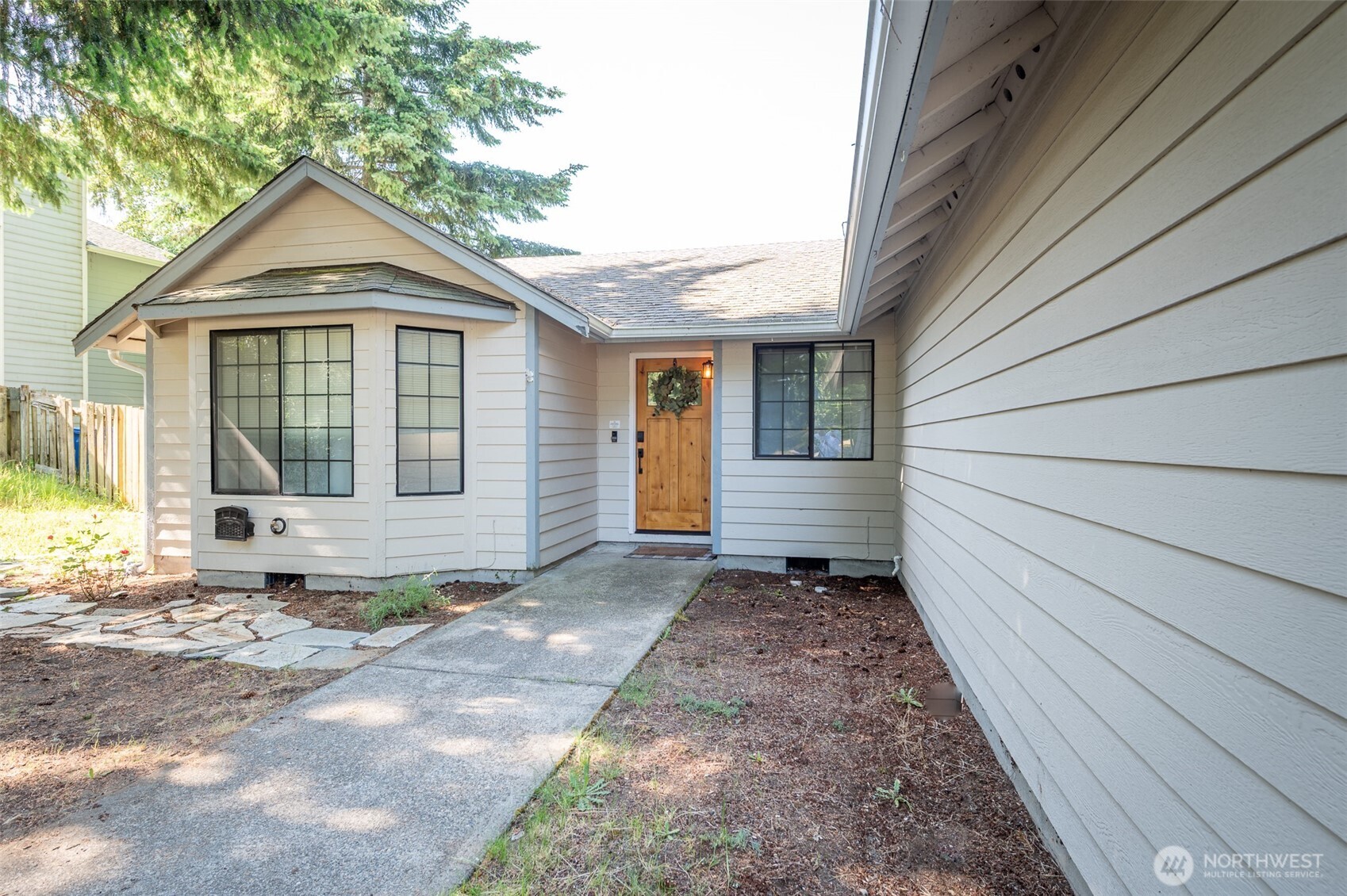 1815 Diamond Loop SE