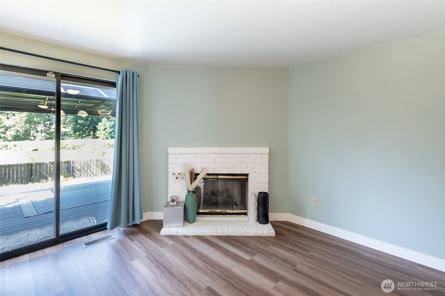 1815 Diamond Loop SE