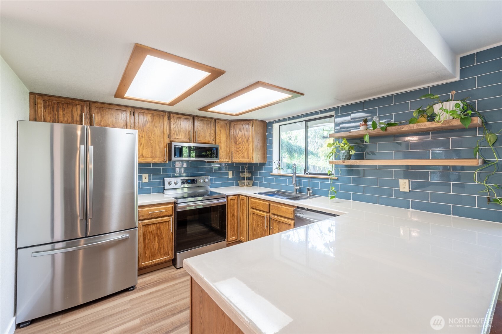 1815 Diamond Loop SE