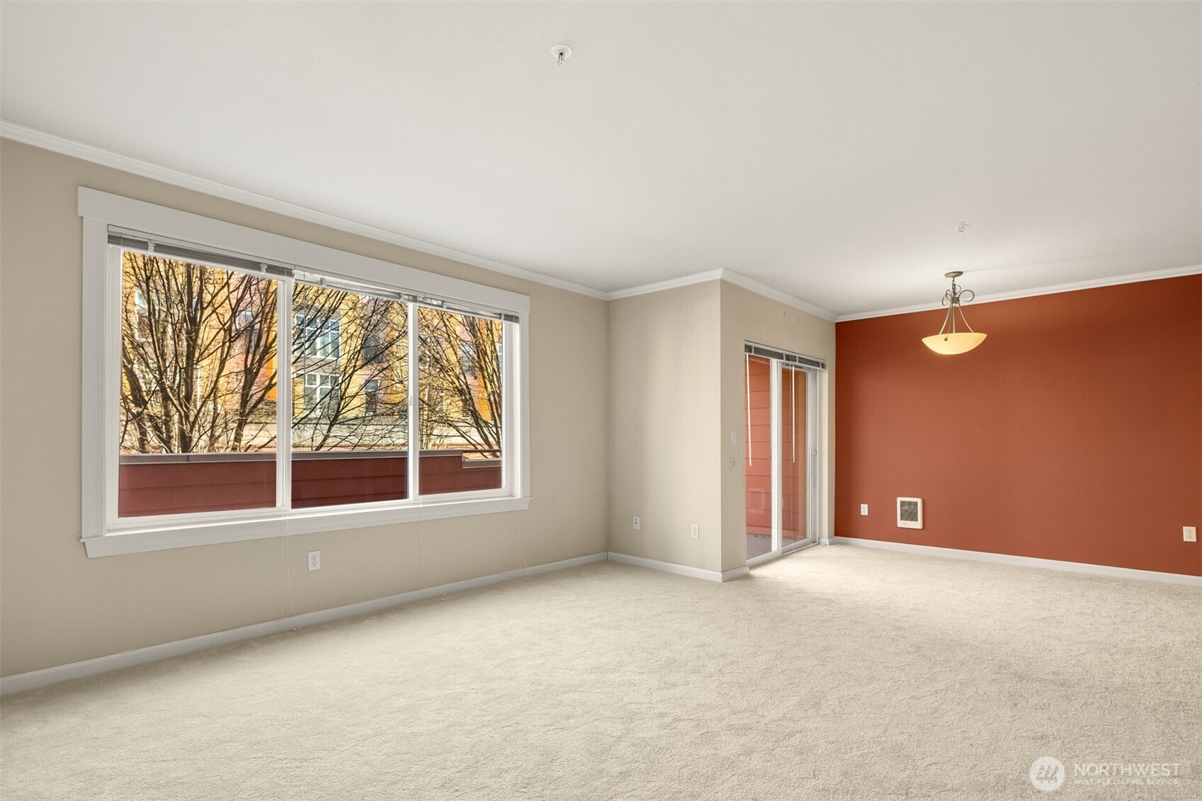 515 1st Avenue W Unit: 203