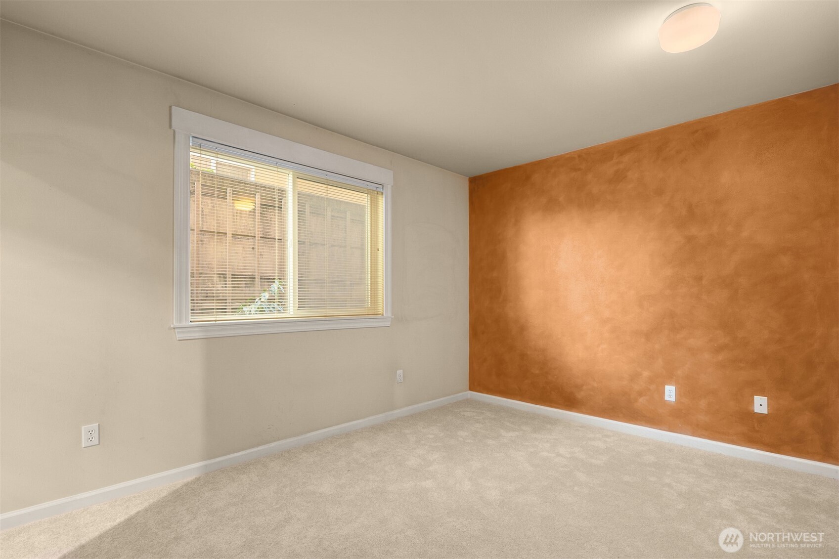 515 1st Avenue W Unit: 203