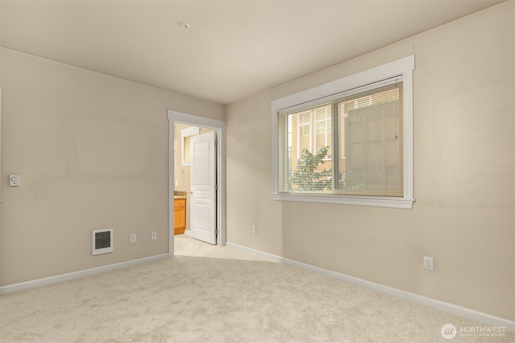 515 1st Avenue W Unit: 203