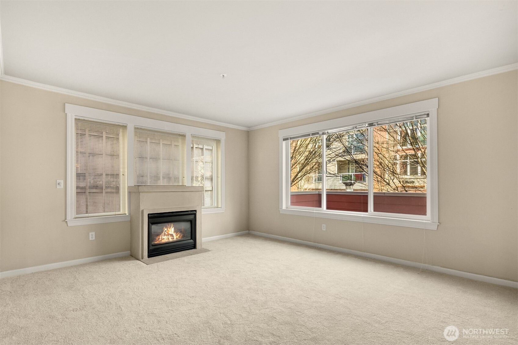 515 1st Avenue W Unit: 203