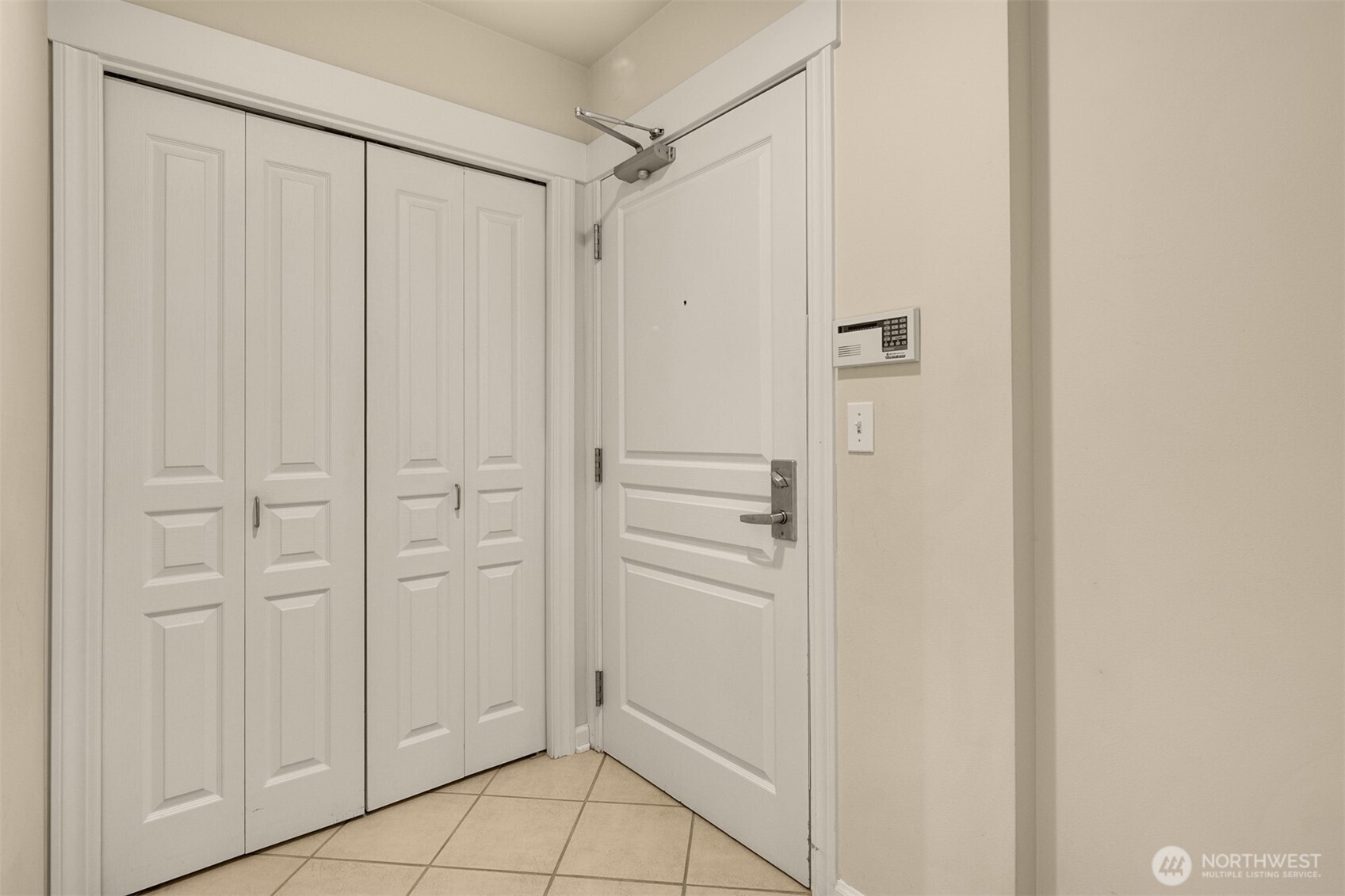 515 1st Avenue W Unit: 203