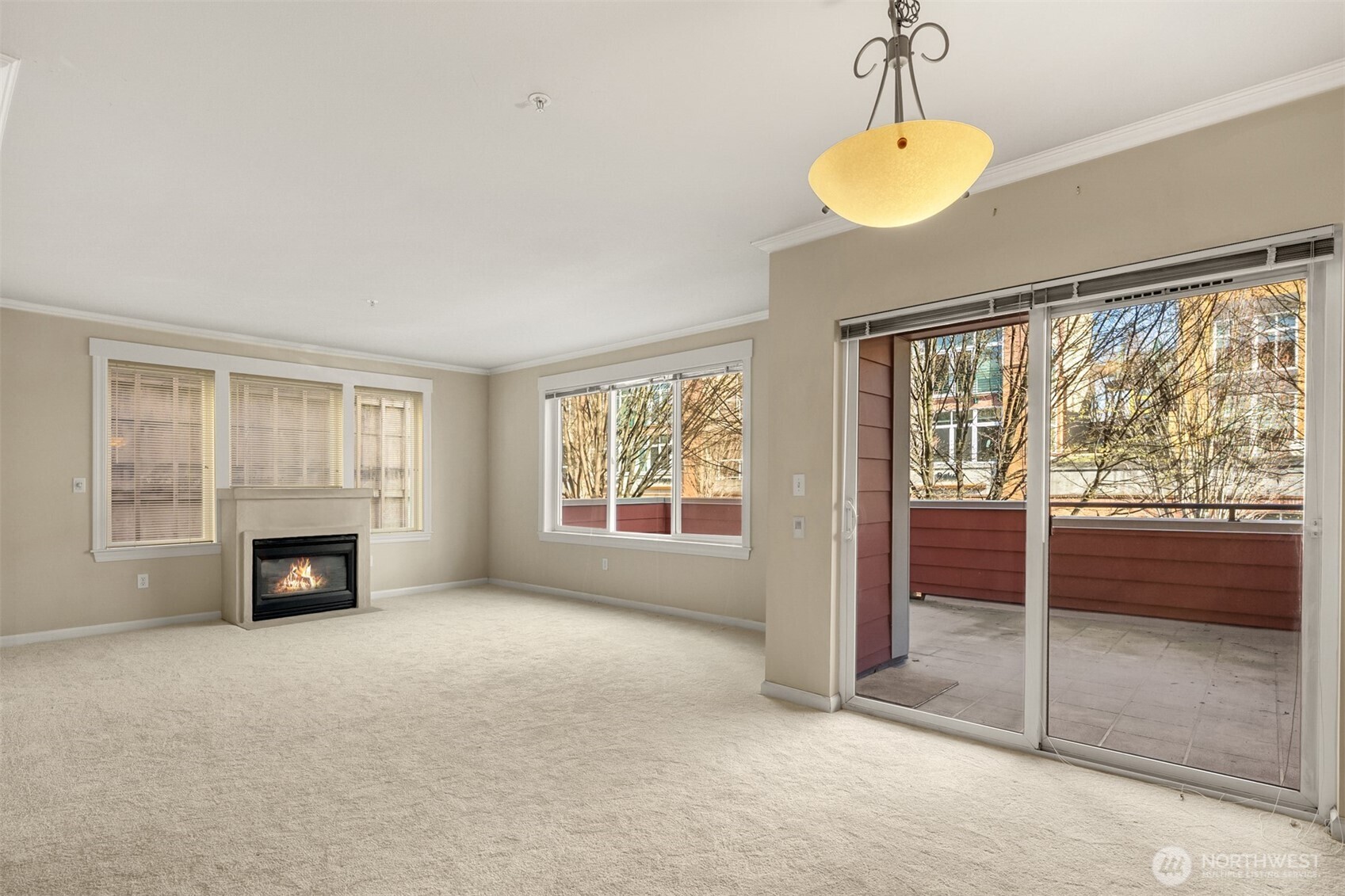 515 1st Avenue W Unit: 203