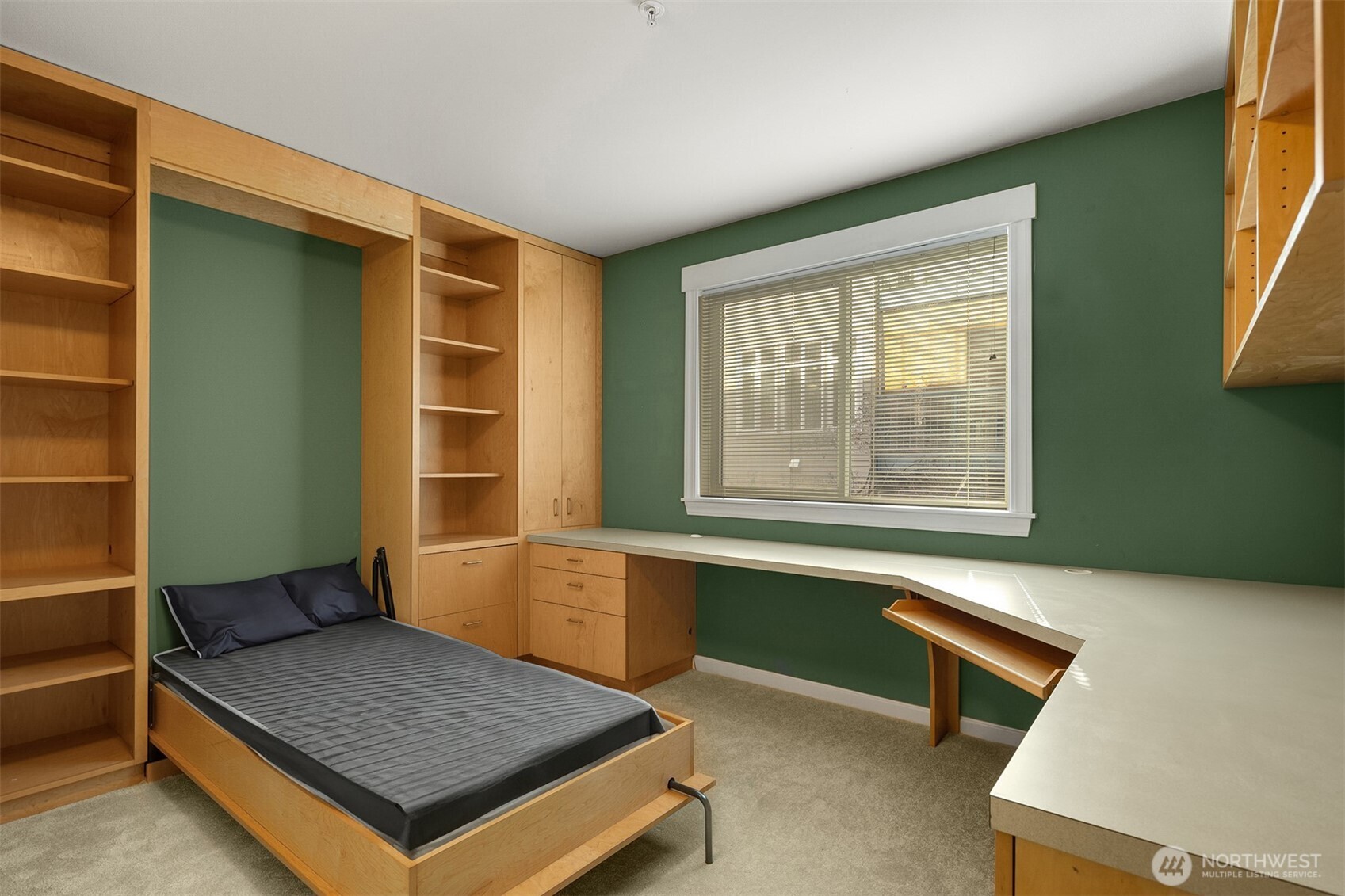 515 1st Avenue W Unit: 203