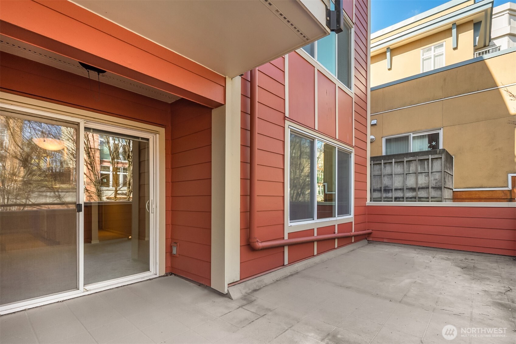 515 1st Avenue W Unit: 203