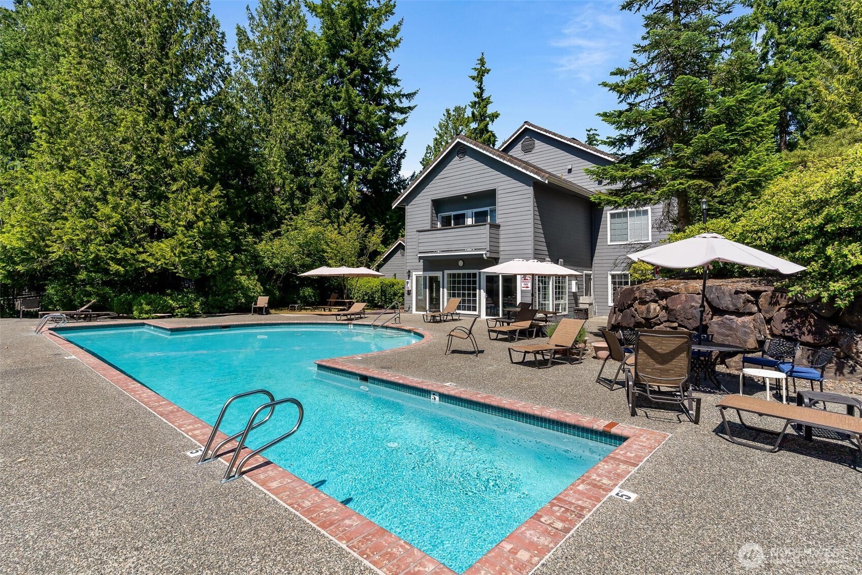 15433 Country Club Drive Unit: E301