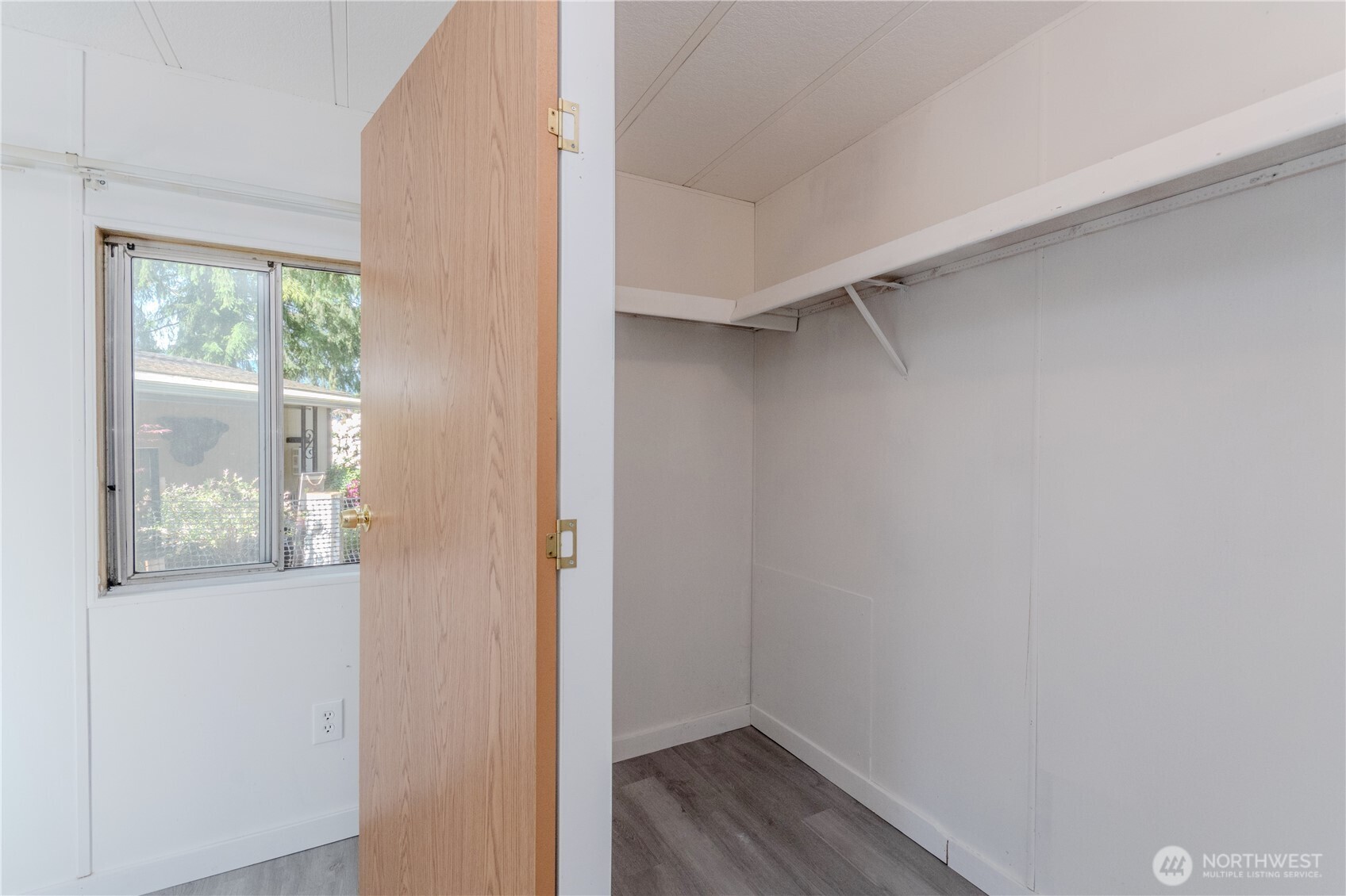 24443 Wicker Road Unit: 16