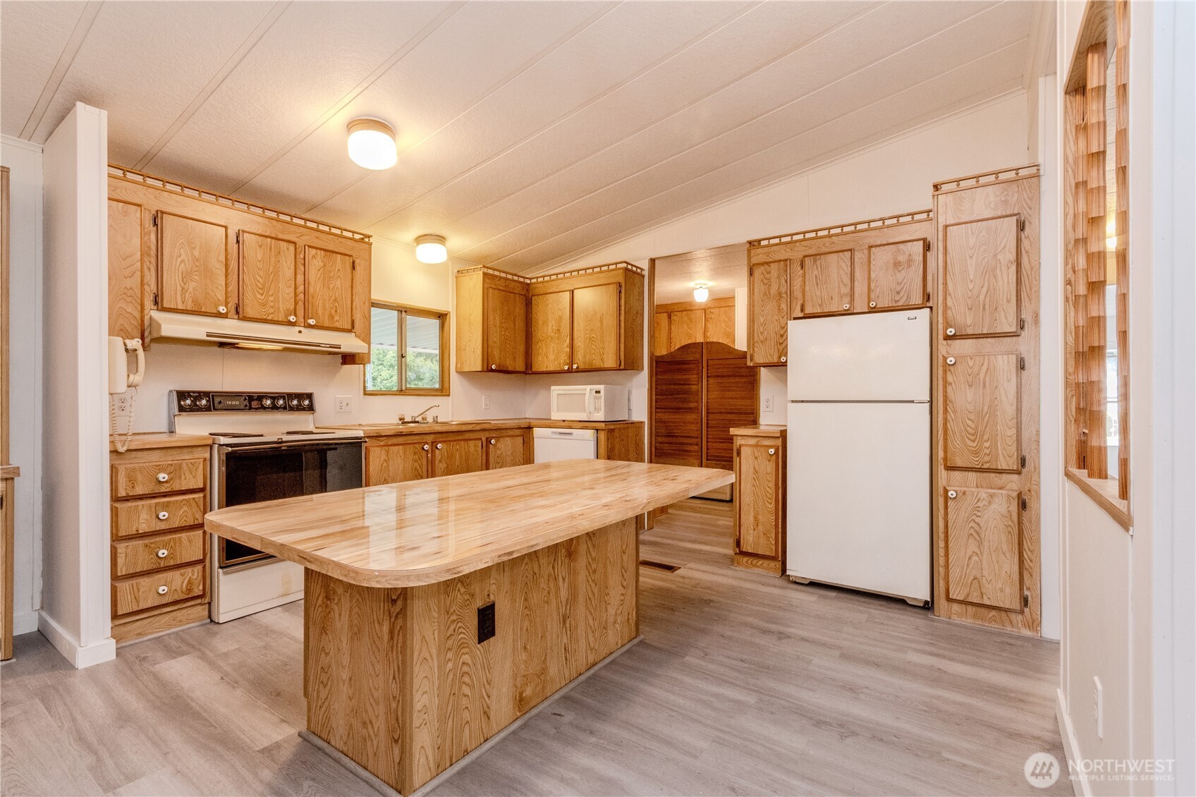 24443 Wicker Road Unit: 16