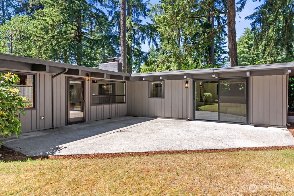 11101 Lake Steilacoom Drive SW