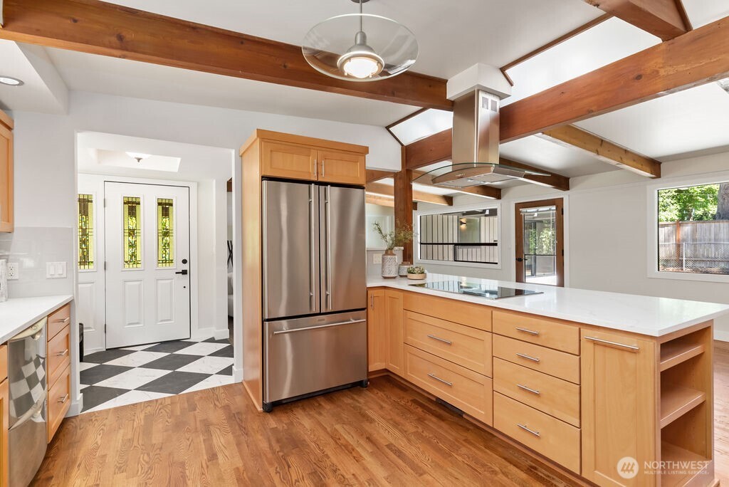 11101 Lake Steilacoom Drive SW