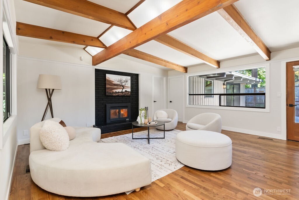 11101 Lake Steilacoom Drive SW