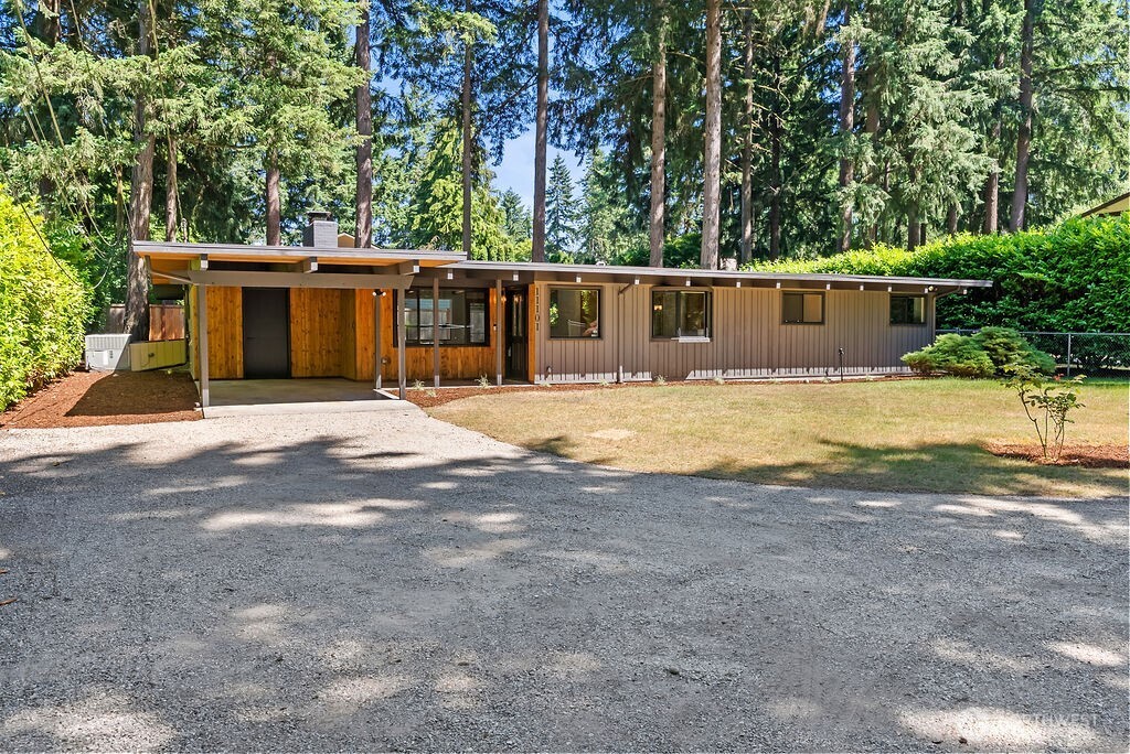 11101 Lake Steilacoom Drive SW