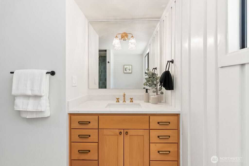 11101 Lake Steilacoom Drive SW