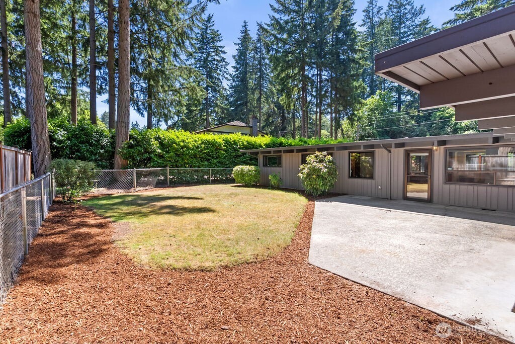 11101 Lake Steilacoom Drive SW