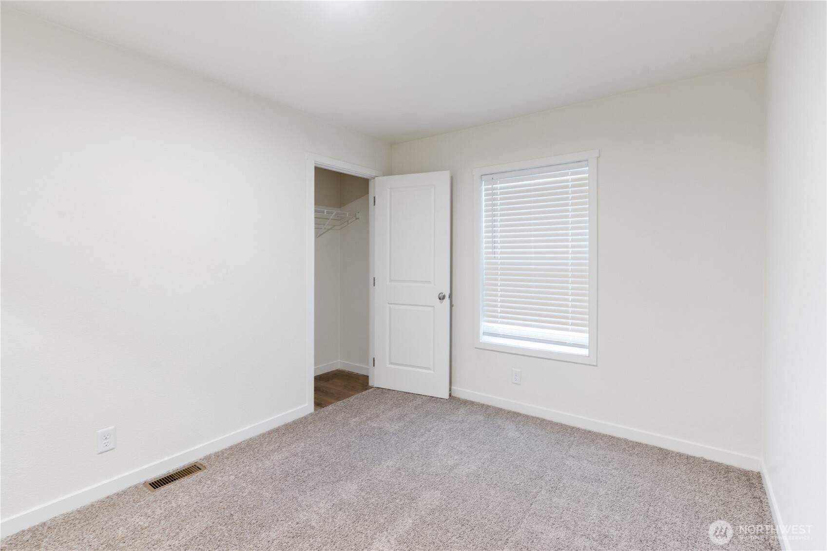 1151 E Lakeshore Drive W