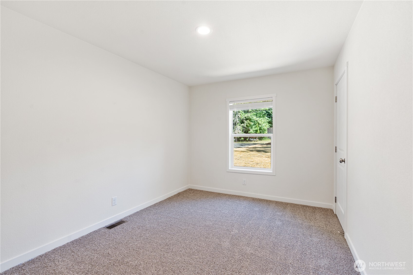 1151 E Lakeshore Drive W