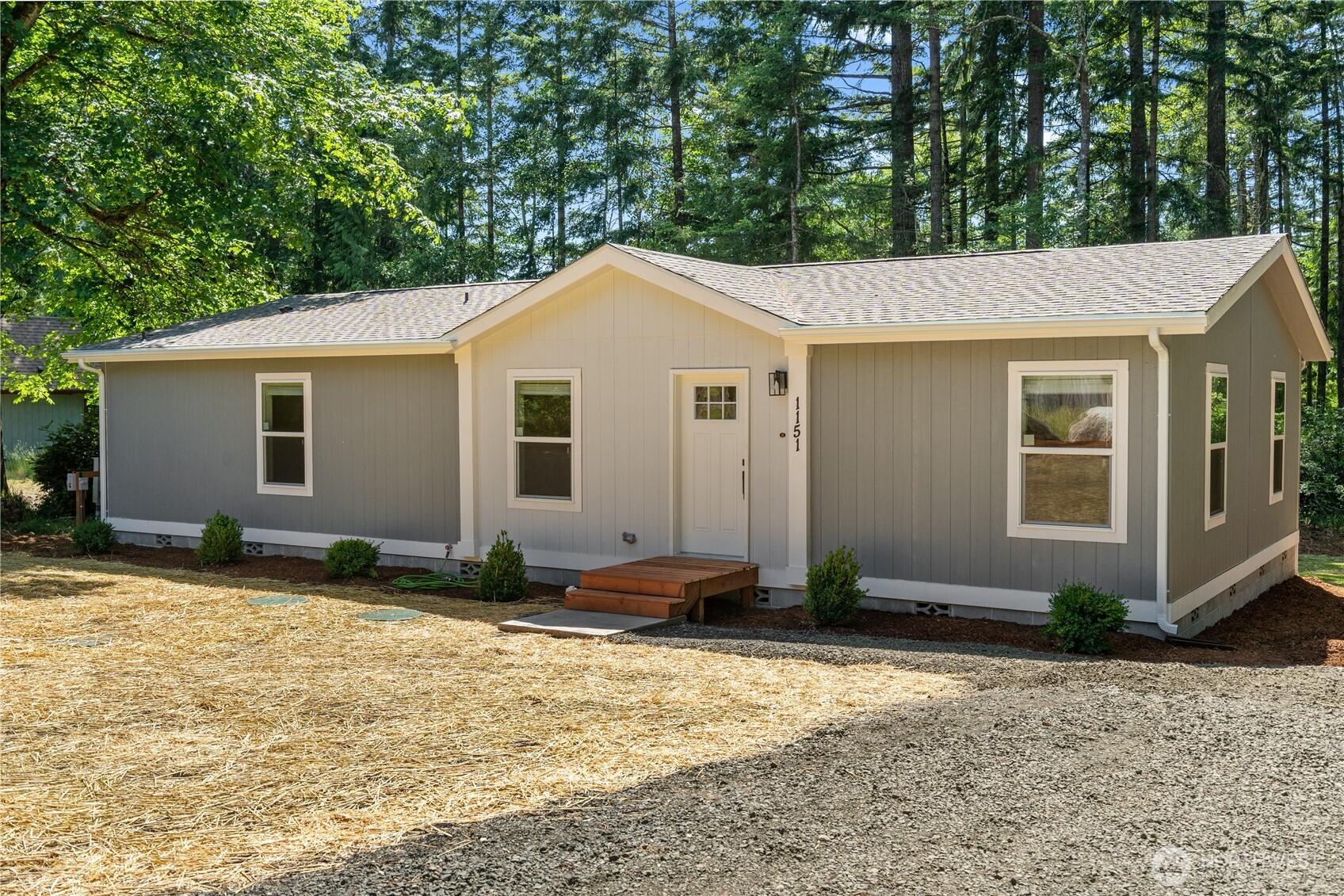 1151 E Lakeshore Drive W