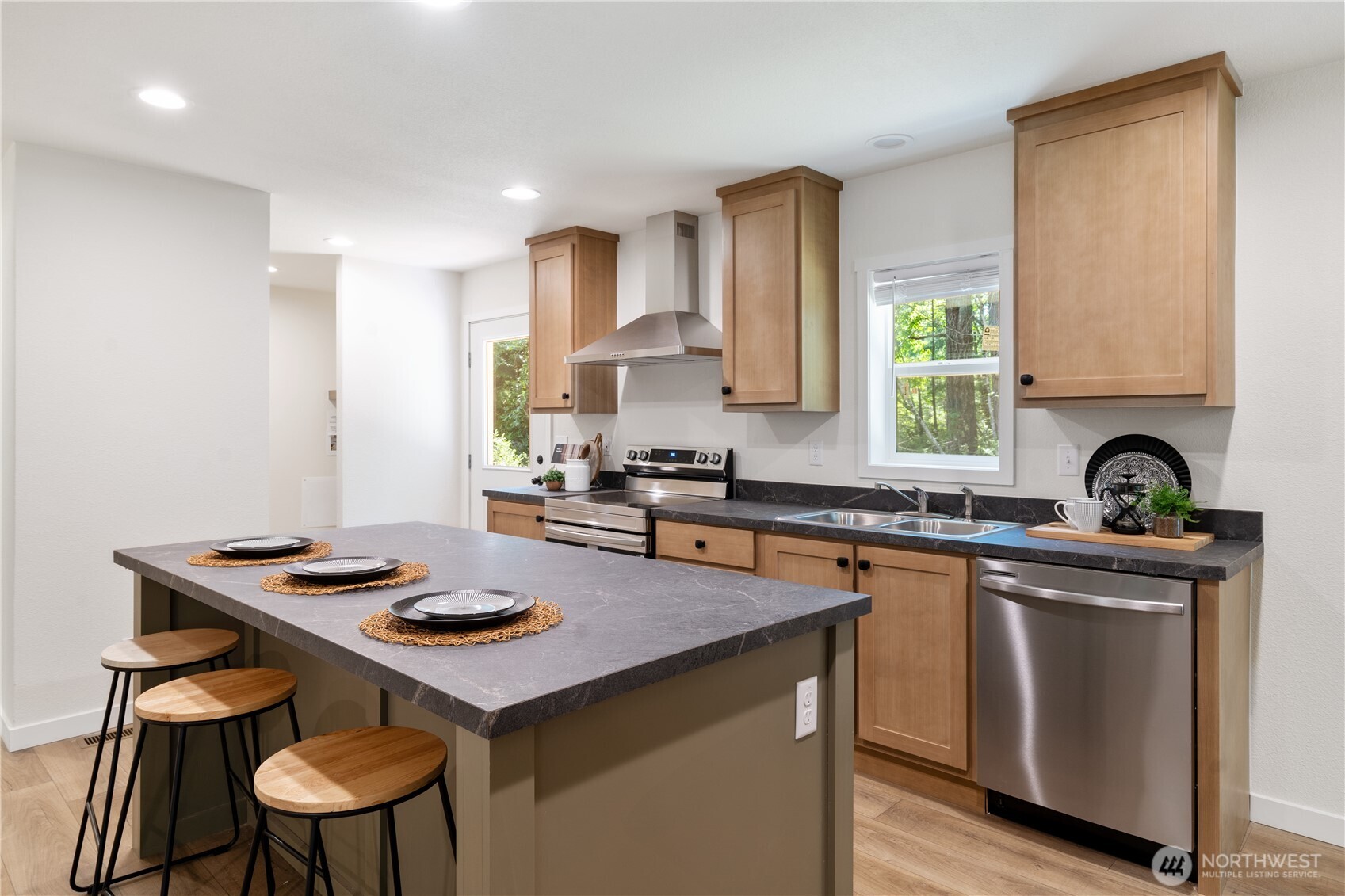 1151 E Lakeshore Drive W