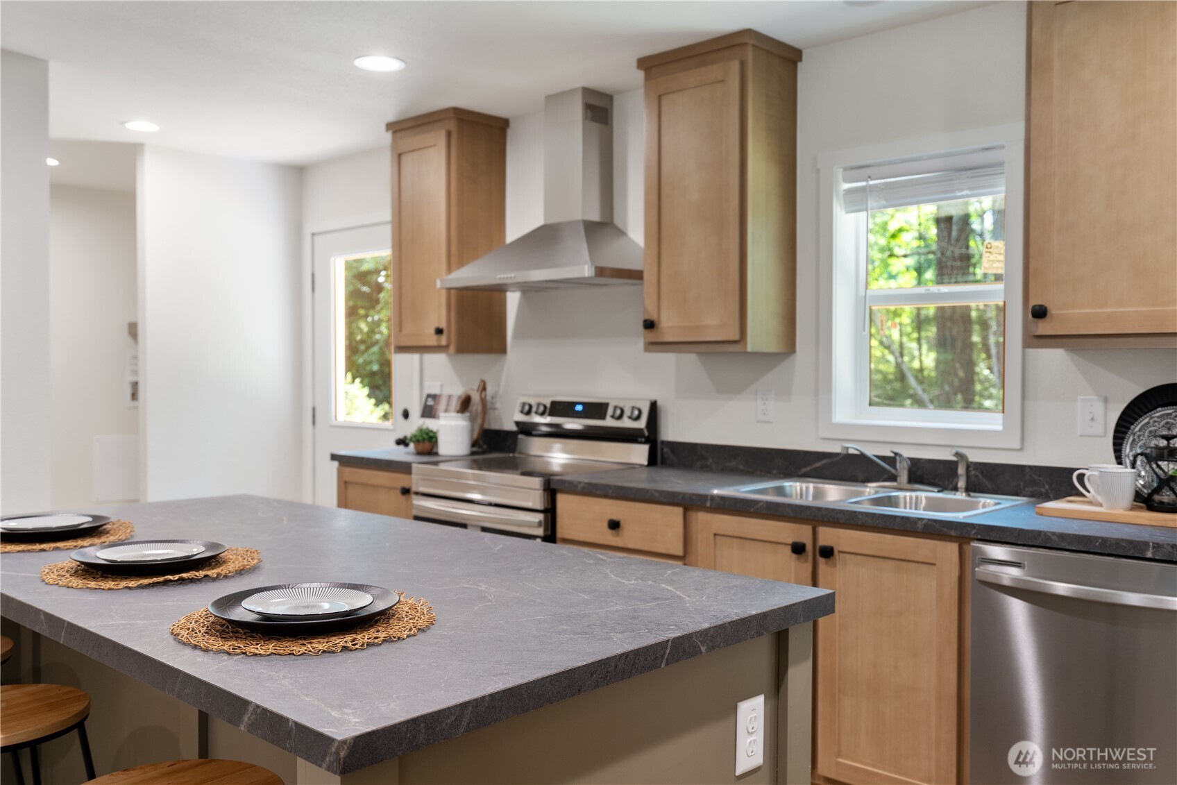 1151 E Lakeshore Drive W