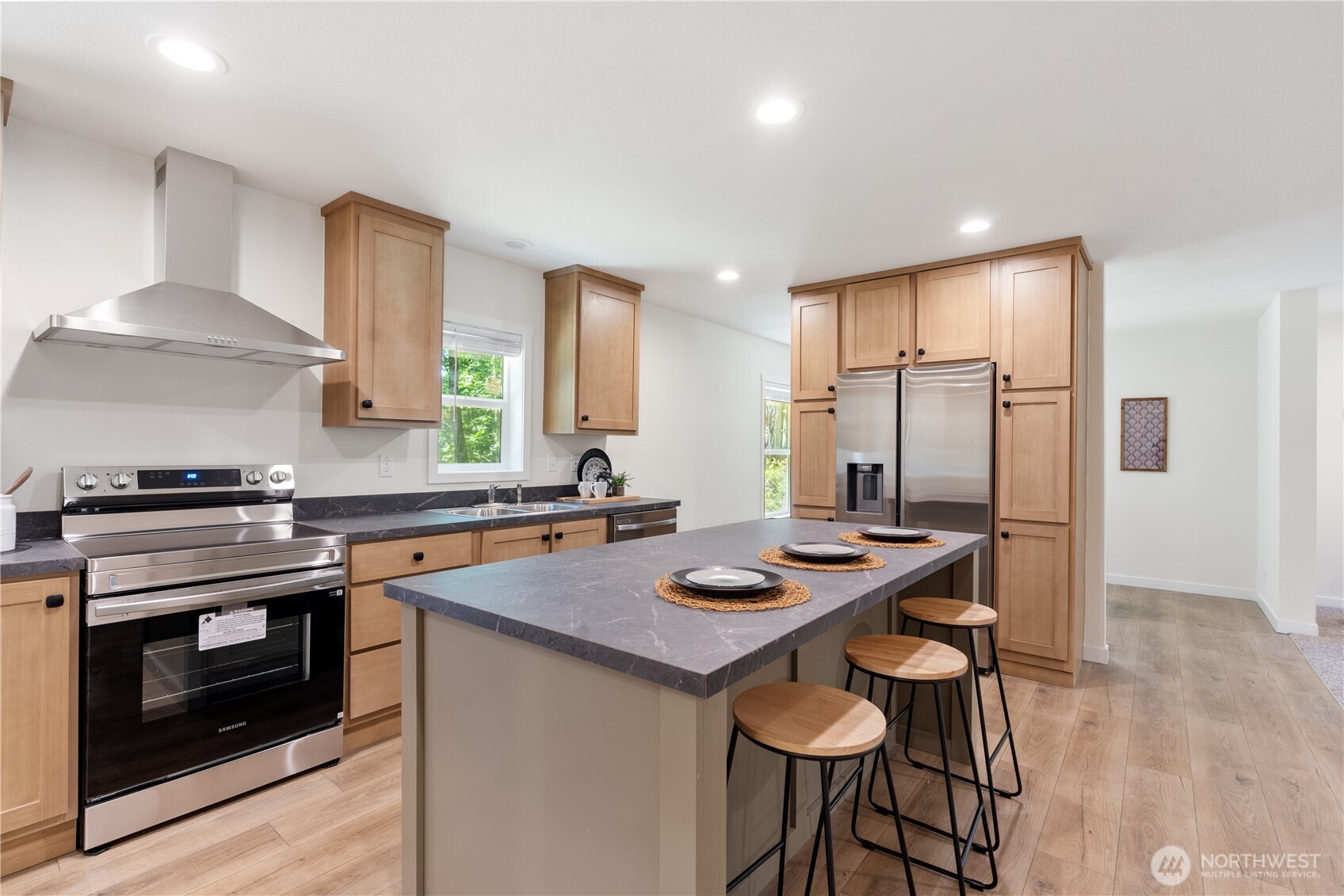 1151 E Lakeshore Drive W