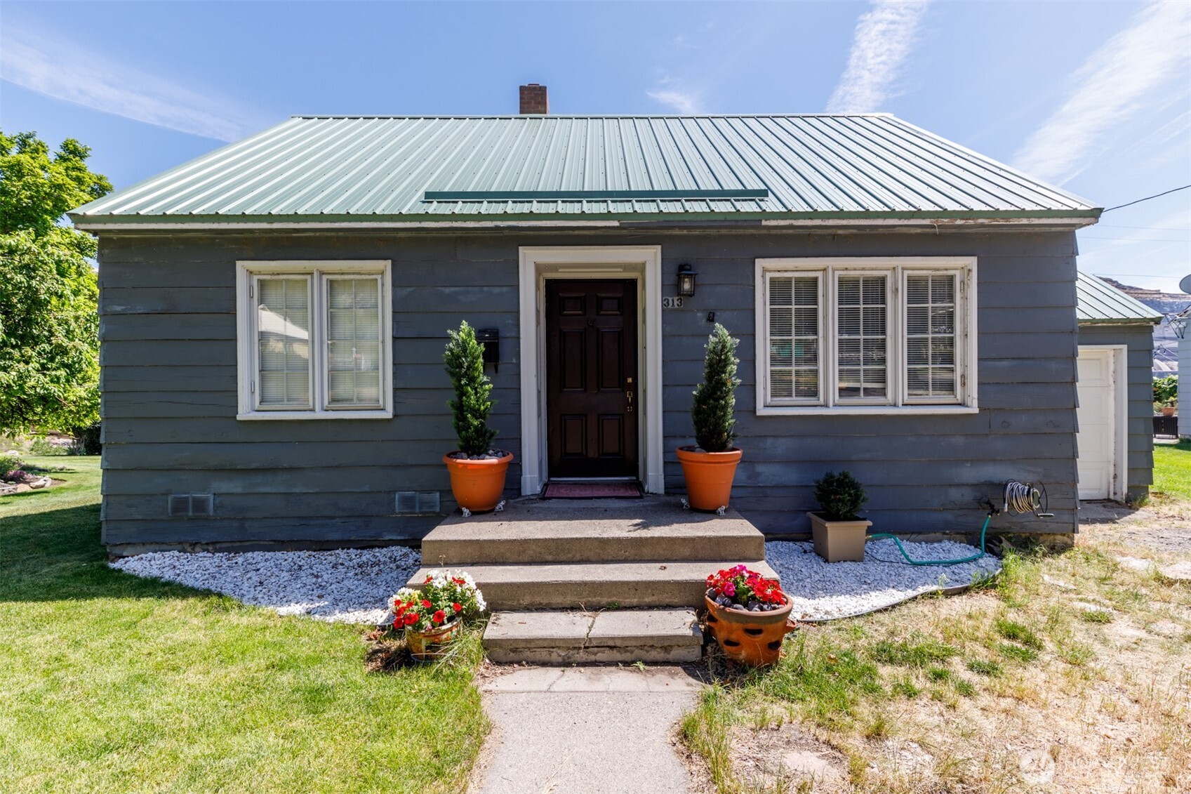 313 Columbia Avenue