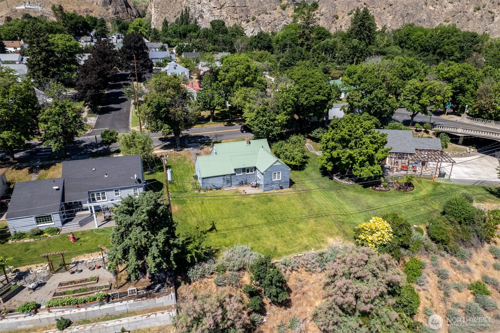 313 Columbia Avenue