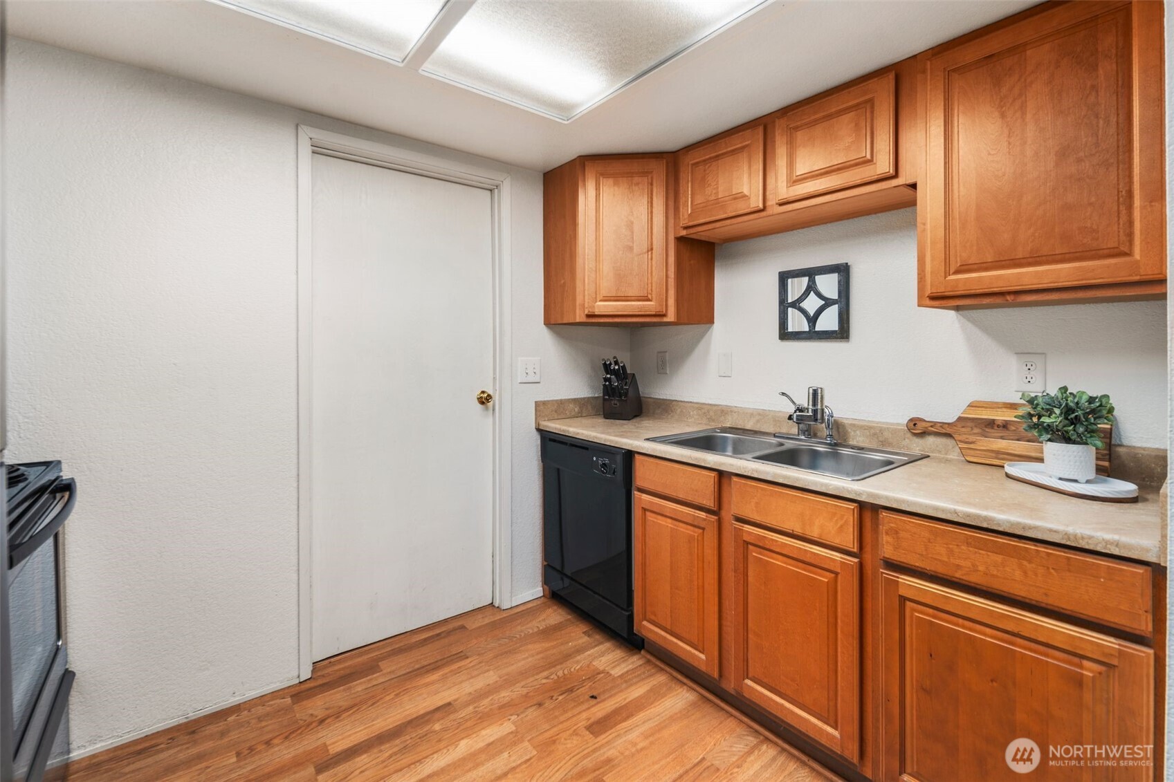 1014 to 1016 11th Avenue NW