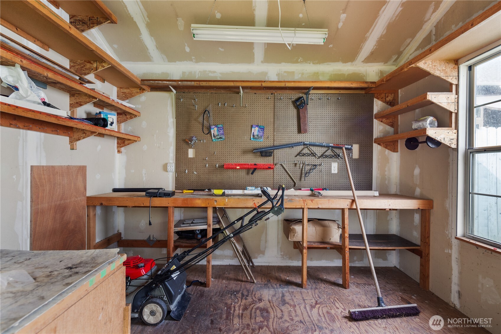 7402 7th Drive W