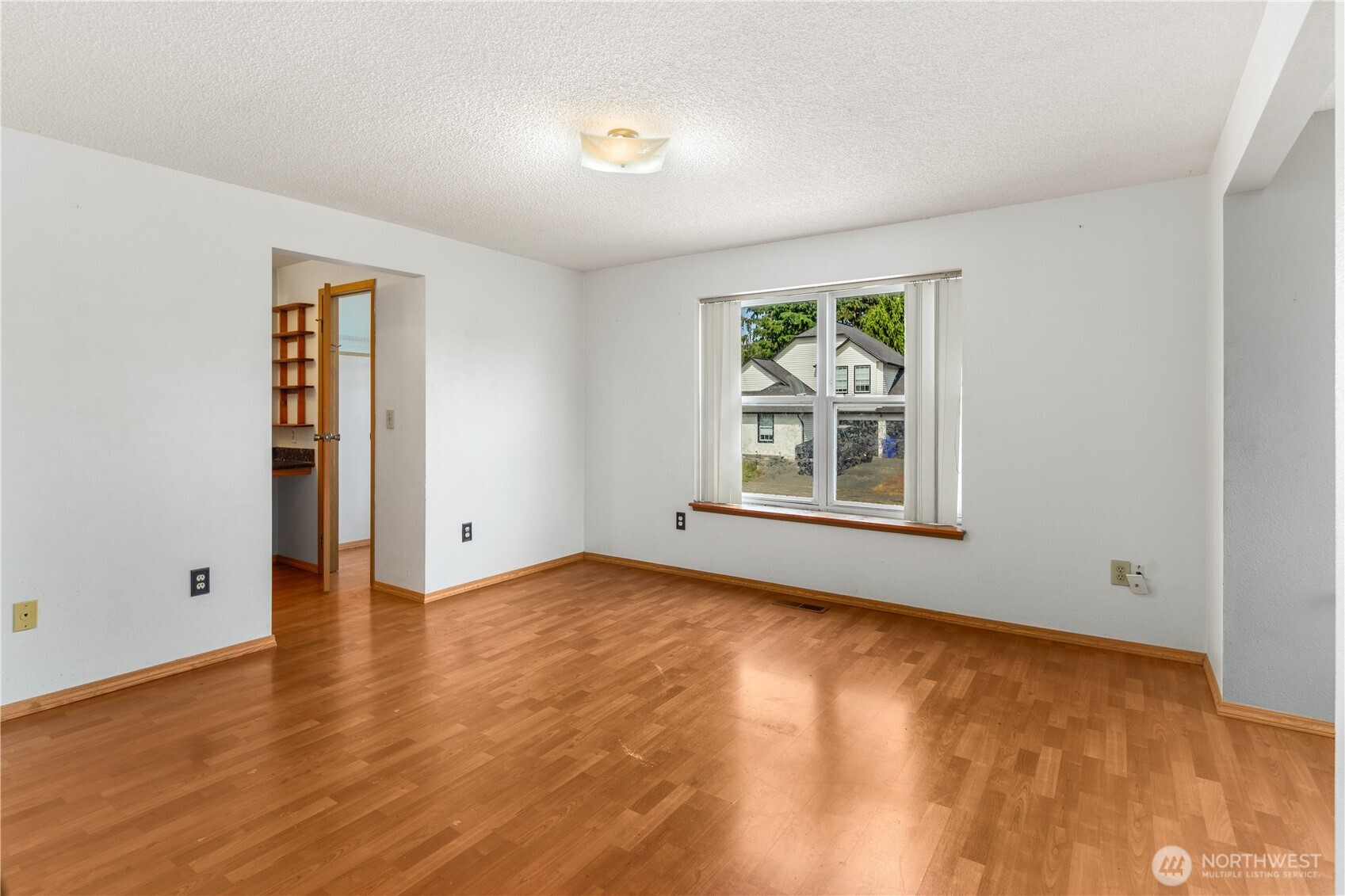 7402 7th Drive W