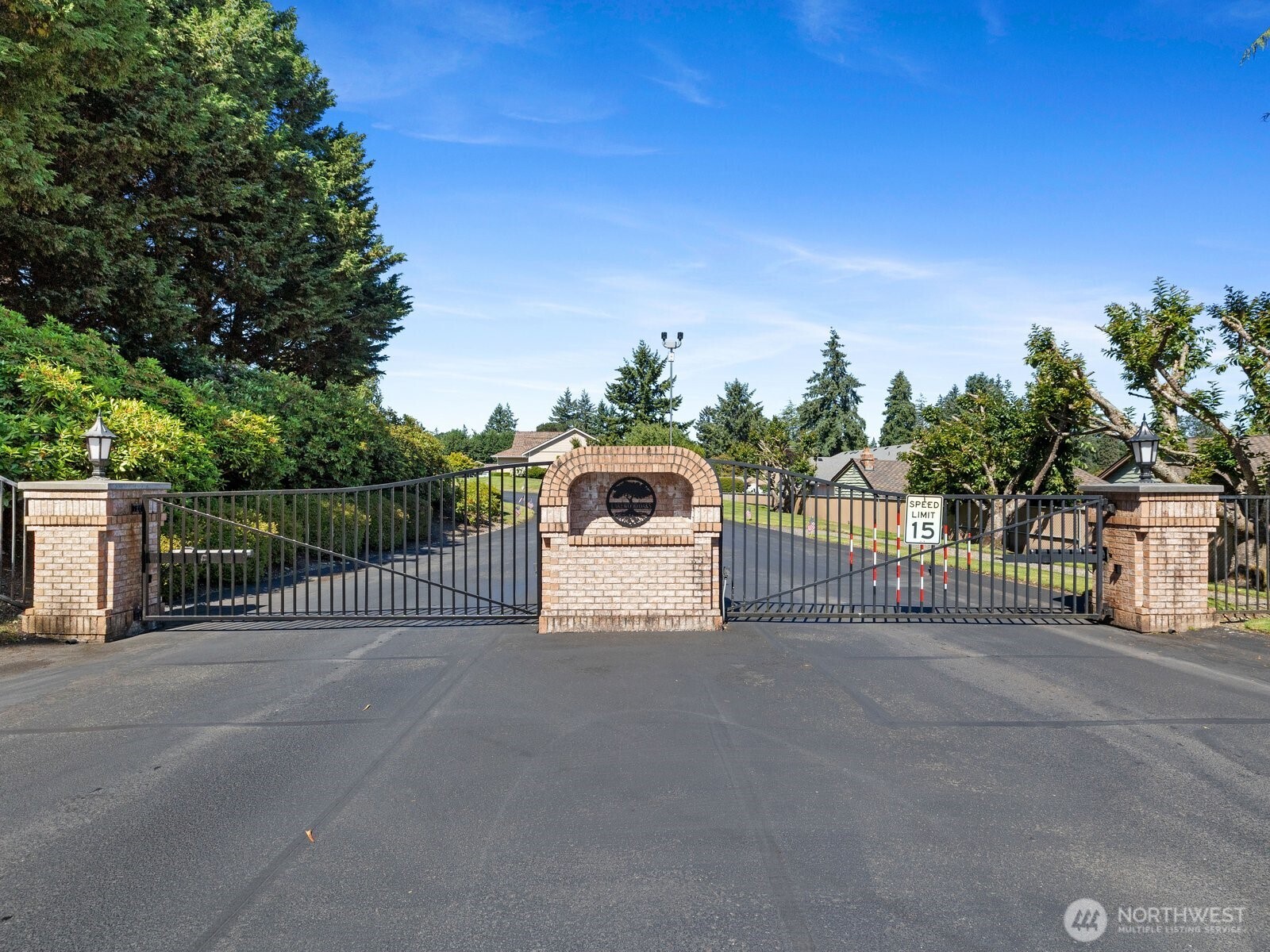1 Lakewood Oaks Drive SW