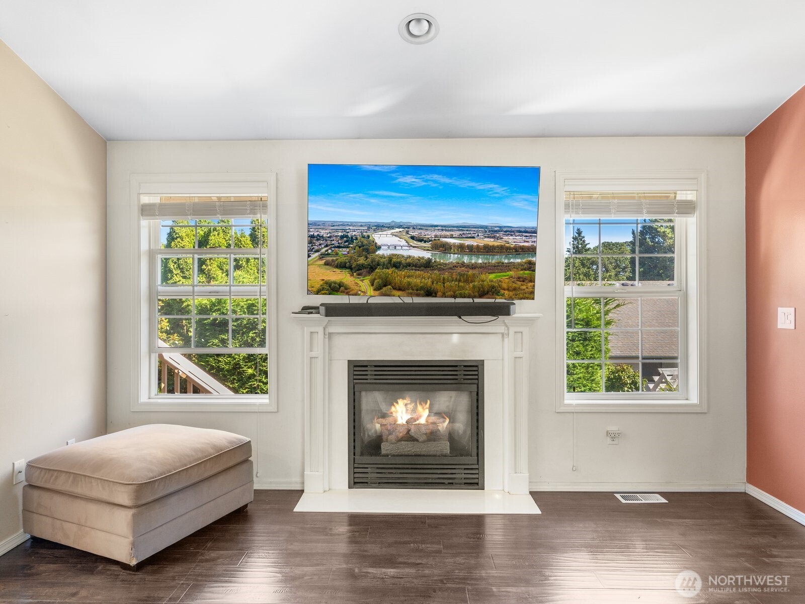 1 Lakewood Oaks Drive SW