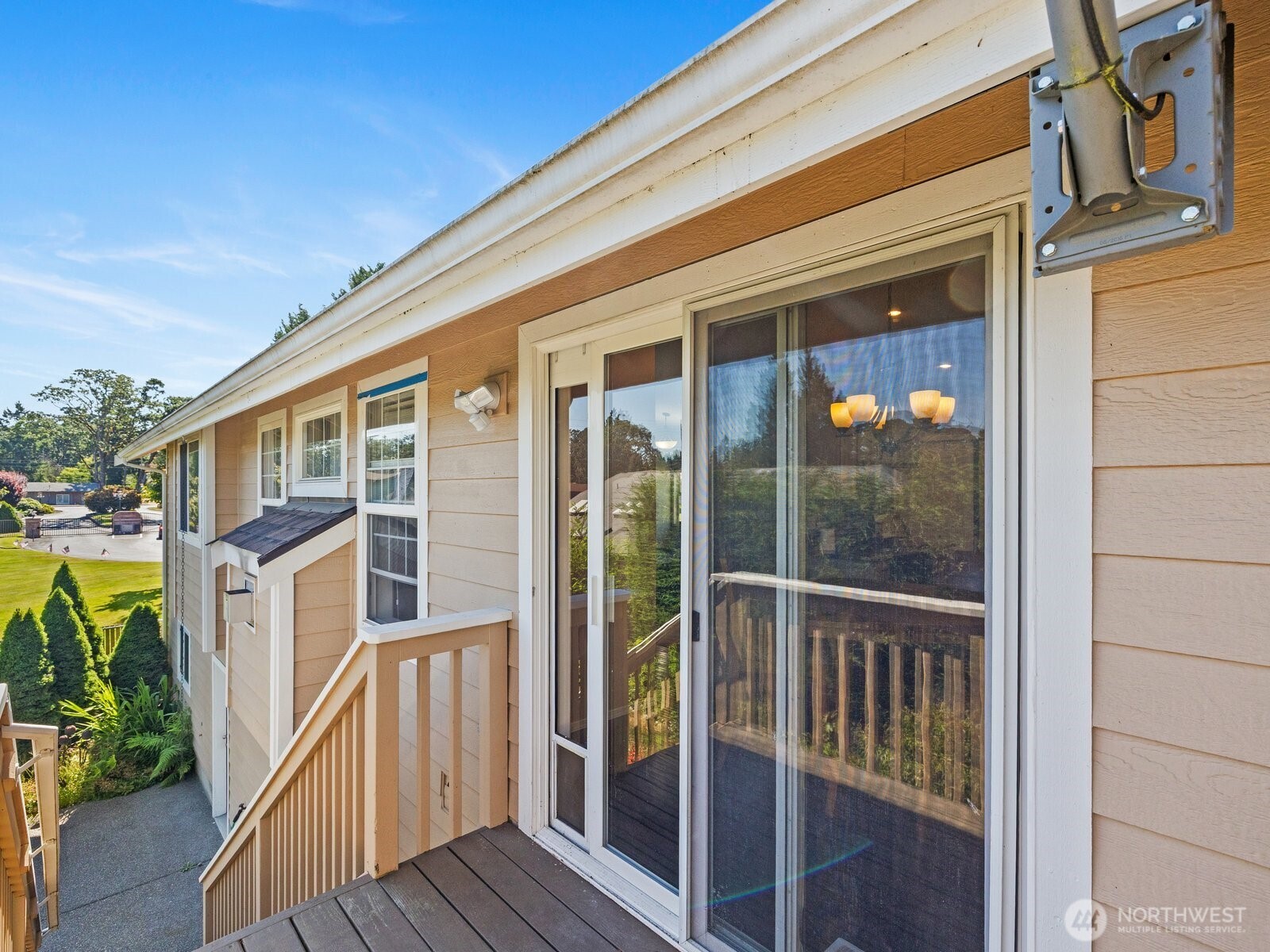 1 Lakewood Oaks Drive SW
