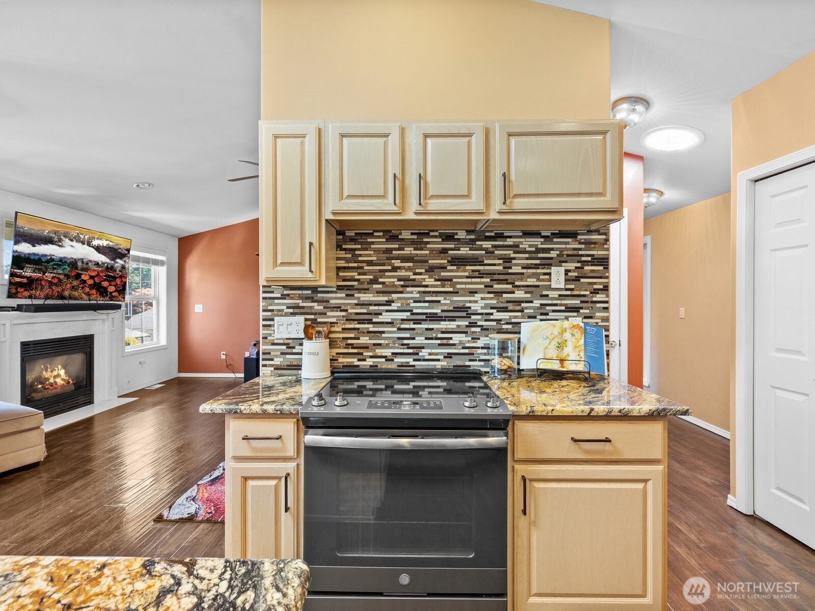 1 Lakewood Oaks Drive SW