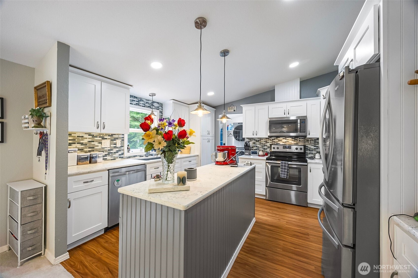 121 E Willopa Road