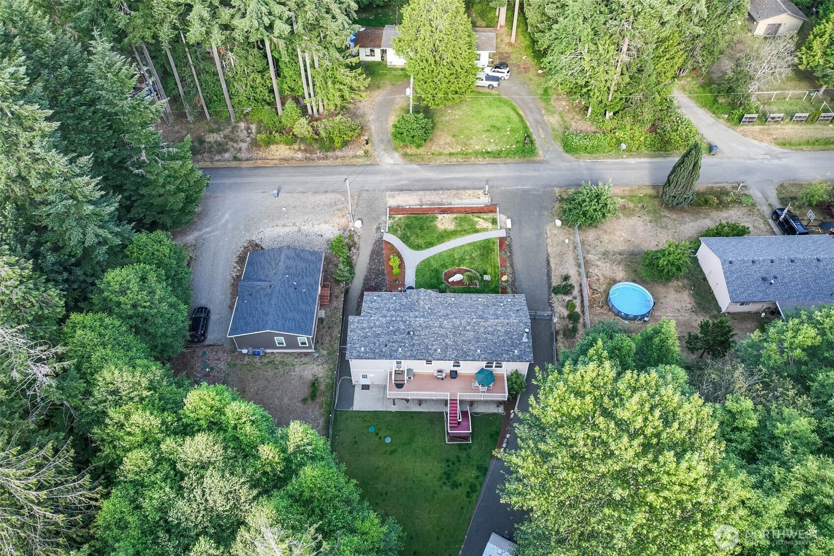 121 E Willopa Road
