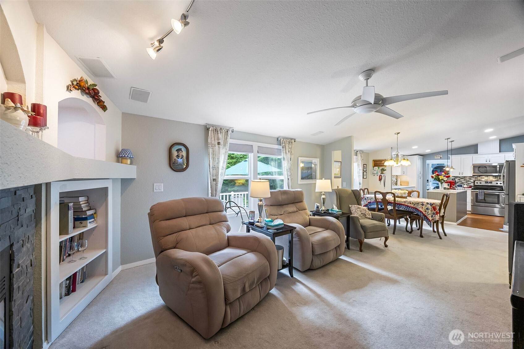 121 E Willopa Road