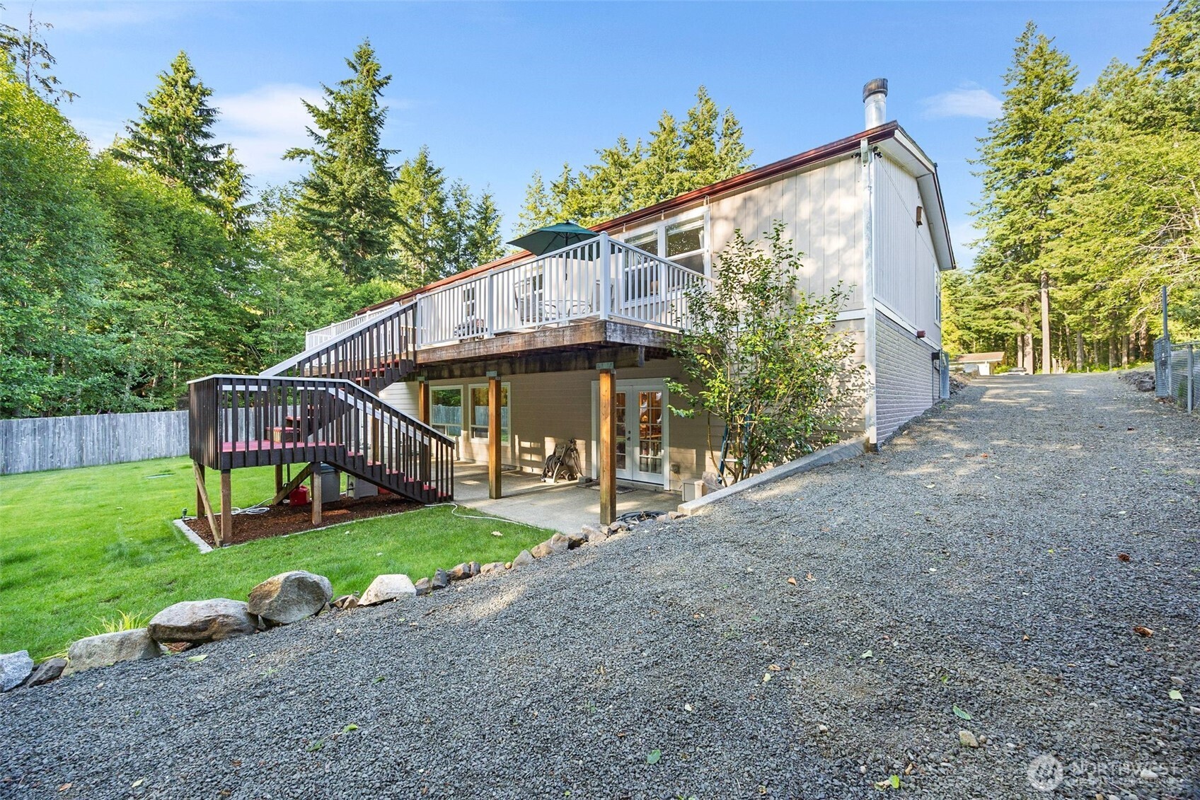 121 E Willopa Road