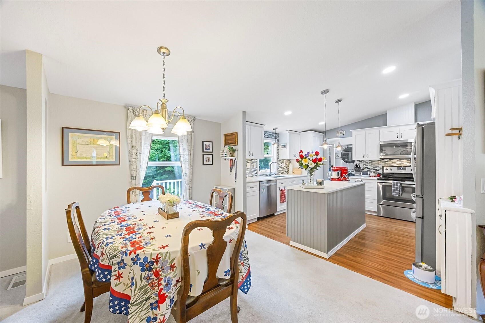 121 E Willopa Road