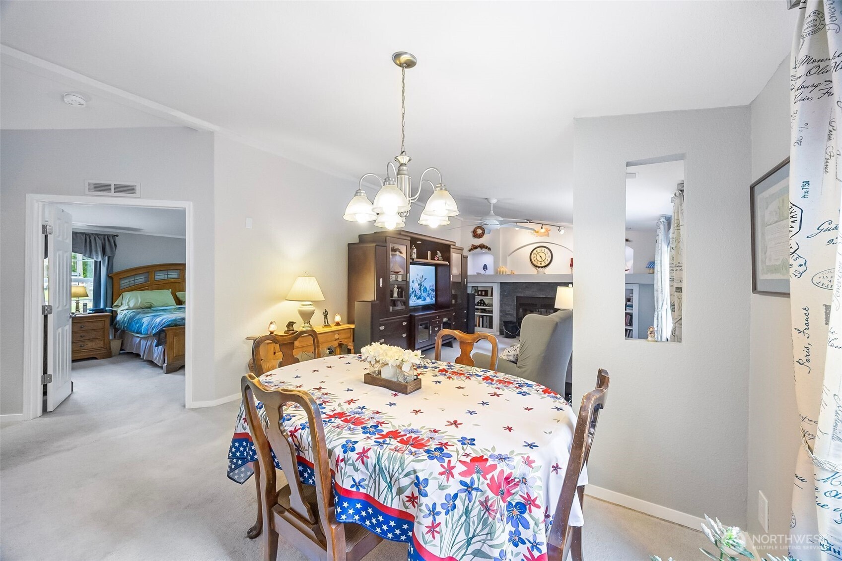 121 E Willopa Road