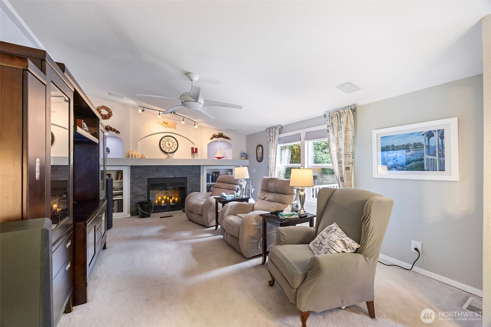 121 E Willopa Road