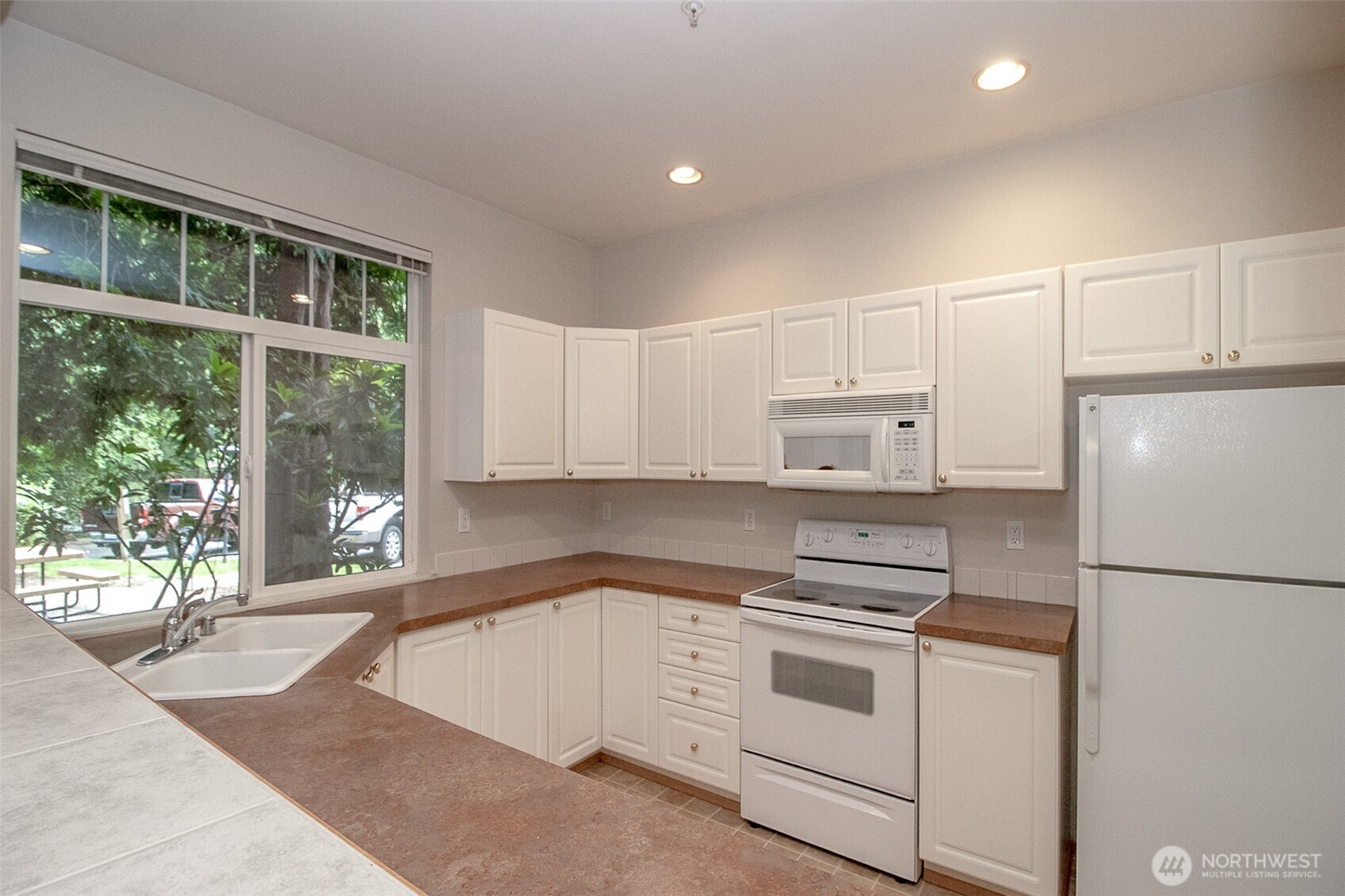12712 Admiralty Way Unit: F106