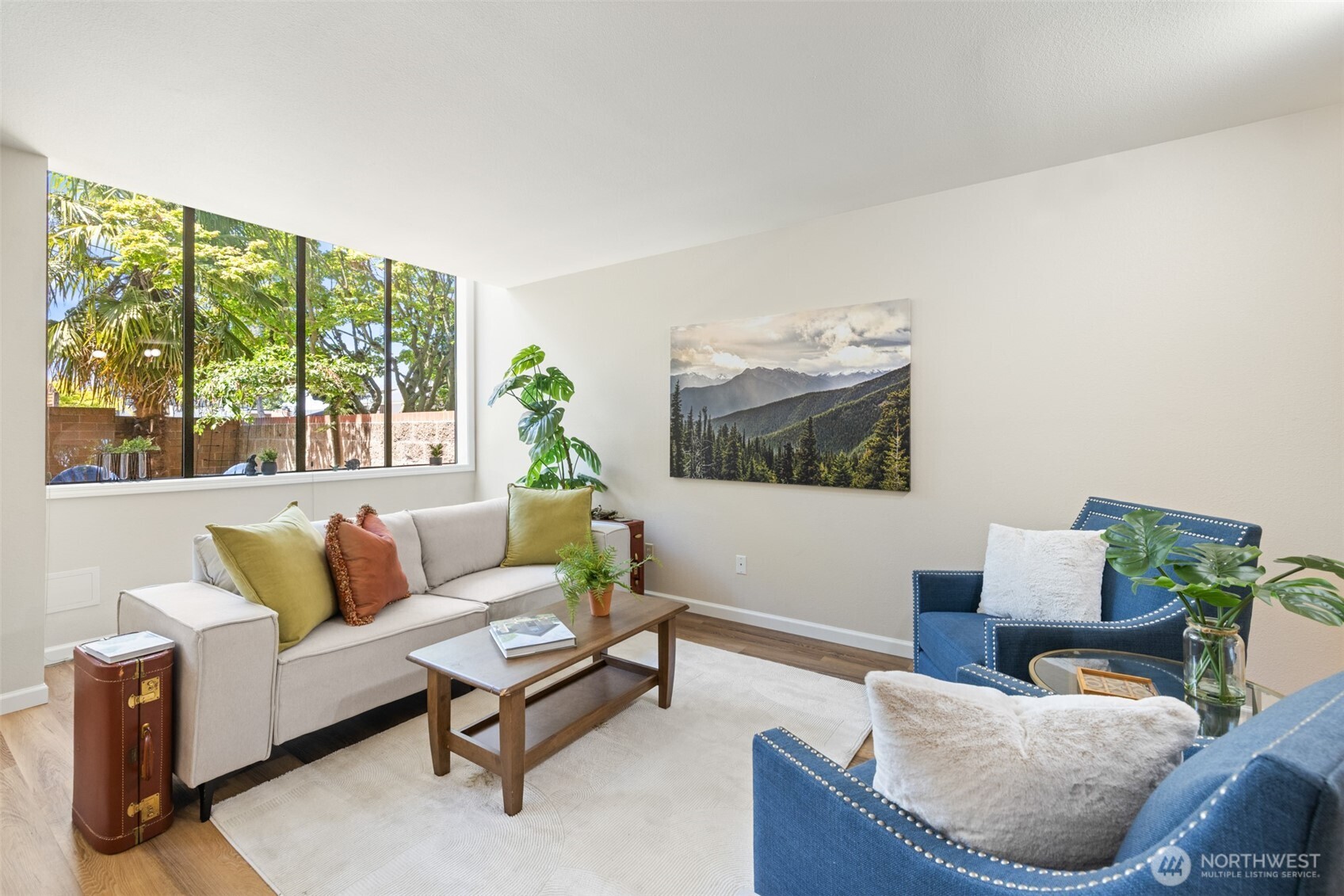 300 N Sequim Avenue Unit: 15