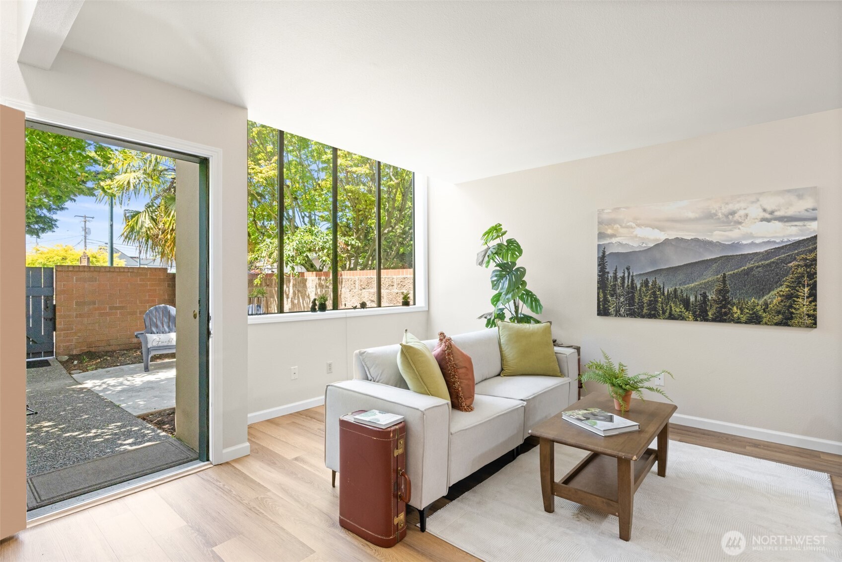 300 N Sequim Avenue Unit: 15